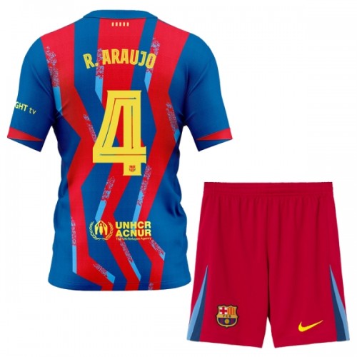 FC Barcelona R. Araujo 4 Voetbaltenue 4e 2025-26 - Kind FC Barcelona R. Araujo 4 Voetbaltenue 4e 2025-26 - Kind