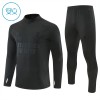 Real Madrid Trainings Sweatshirt Kwart-Zip 2026-27 Zwarte - Kind Real Madrid Trainings Sweatshirt Kwart-Zip 2026-27 Zwarte - Kind