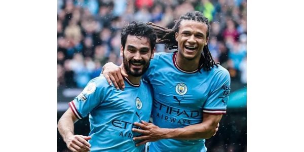 Manchester City passeert Arsenal en leidt de Premier League