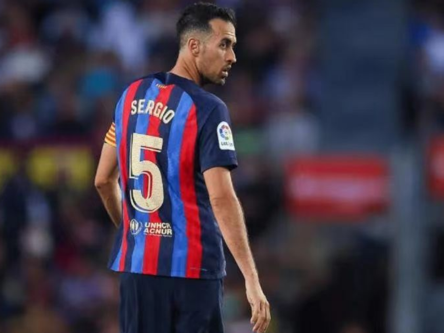 De aanvoerder van Barcelona kondigt vertrek aan
