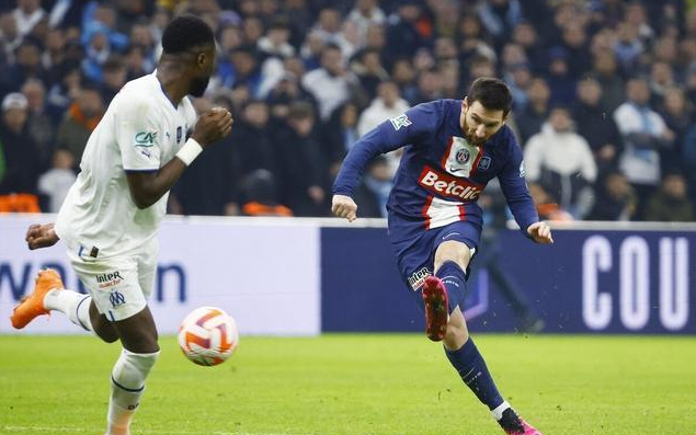 Marseille versloeg Paris Saint-Germain met 2-1