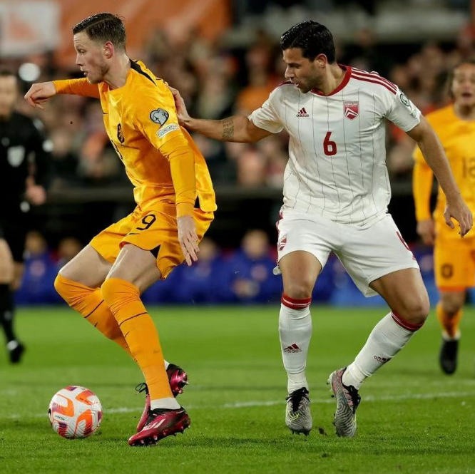 Nederland 3-0 Gibraltar 51 schoten en slechts 3 doelpunten